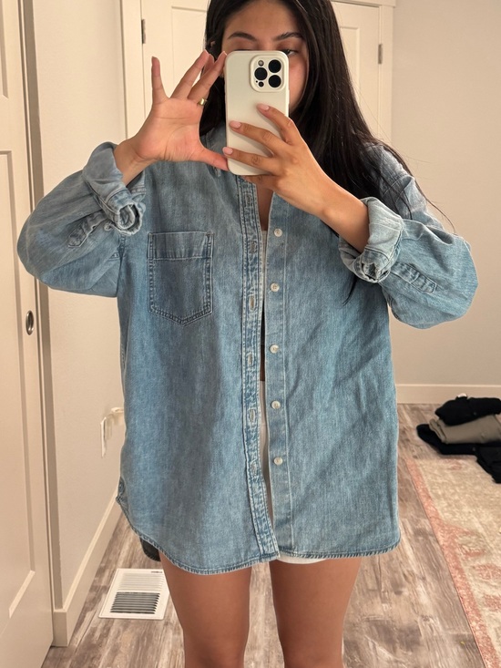 Aritzia Tops - Aritzia Light Blue Denim Button-Down Shirt SZ M